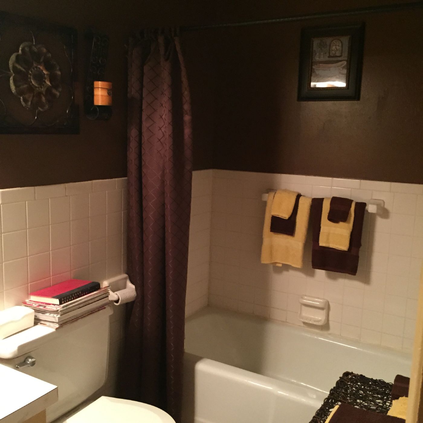 Tiled surrond tub and shower